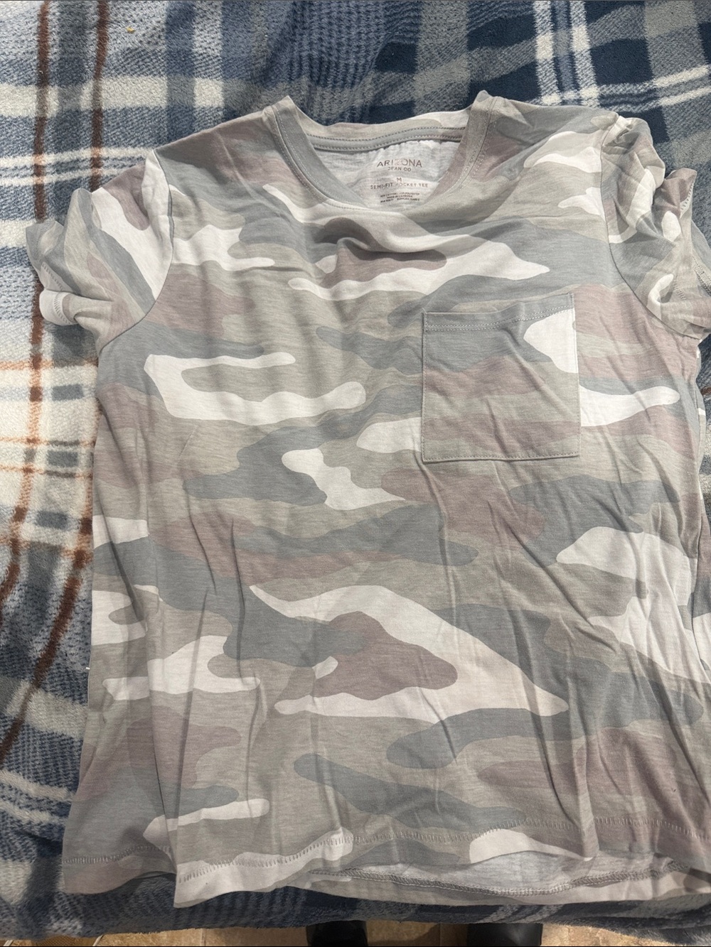 Arizona Jean Company Girls' Camo Pocket Tee in Grey and White